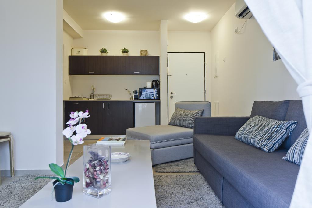 Tlv Suites By The Sea - 2 Rooms Tel Aviv Exterior photo